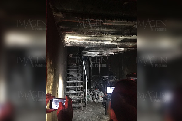 Incendio provocado devora casa en Galaxia la Calera; hay 4 heridos