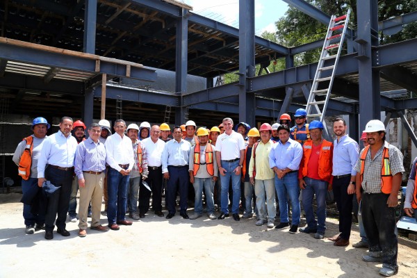 Tony Gali supervisa obras en el Instituto de Administración Pública