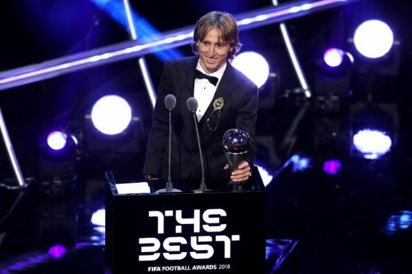 Luka Modric recibe el premio "The Best" FIFA al Mejor Jugador del 2018
