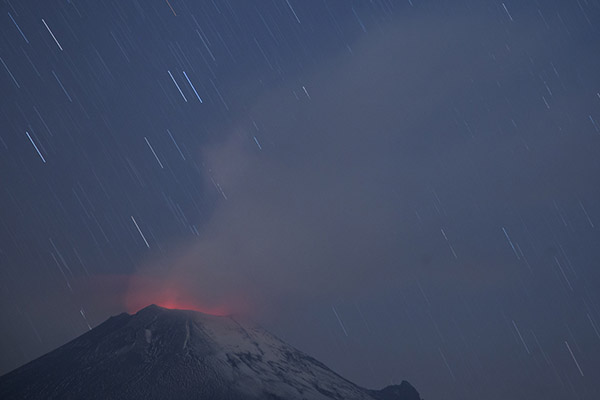 Ocurre explosión en el Popocatépetl esta madrugada