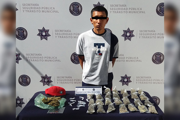 Cae narcomenudista con 27 dosis de marihuana, 10 de cristal y 4 de heroína