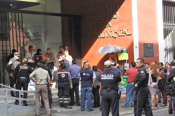Evacúan la Tesorería Municipal por amenaza de bomba