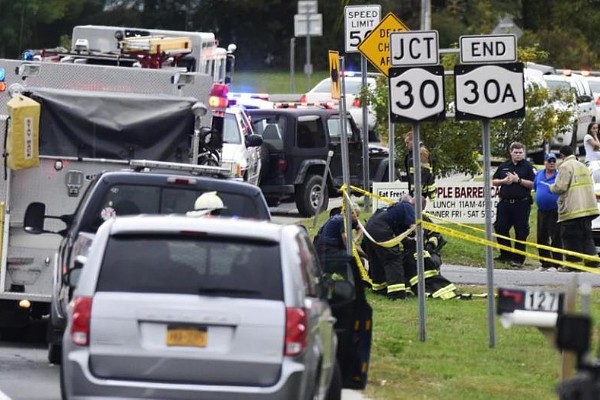 Mueren 20 personas al chocar una limusina contra un coche en Nueva York