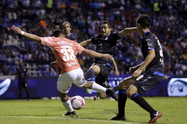 Puebla y Lobos BUAP dividen unidades en Derby