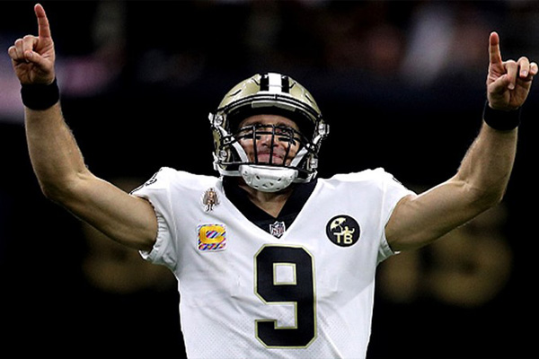 Brees rompe récord de yardas por pase en triunfo de Santos en NFL 2018