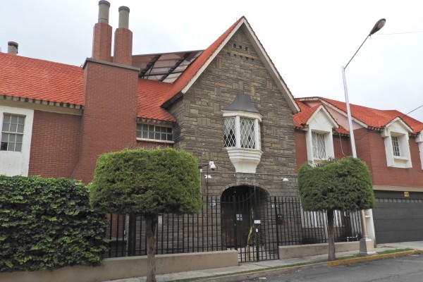 Mujer se somete a una liposucción y encuentra la muerte