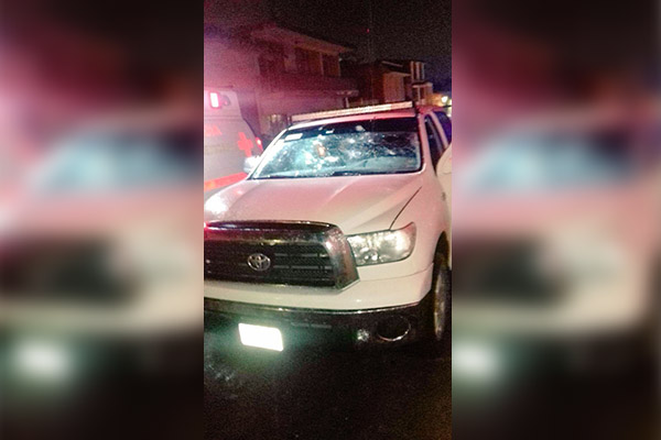 De 50 tiros acribillan a una familia que viajaba en su camioneta en Zacatlán