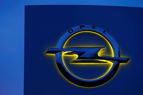 Opel retirará 100,000 autos por fraude con indicadores de emisiones nocivas