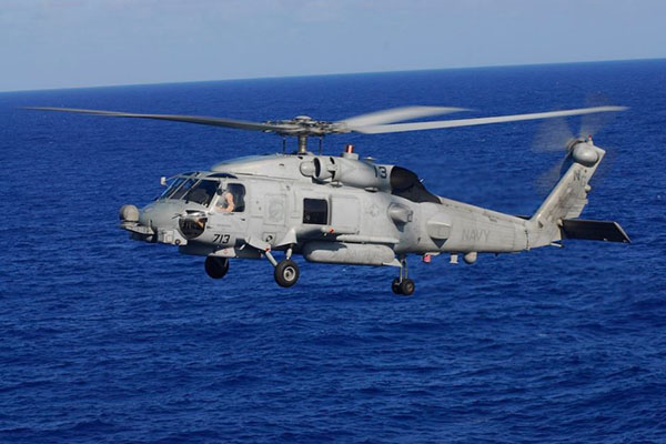 Doce heridos al estrellarse un helicóptero militar de EU en el mar de Filipinas