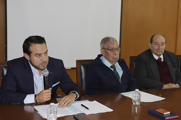 Presentan libro "Analco, al otro lado del río", cuyo autor “es el hombre más culto de Puebla”