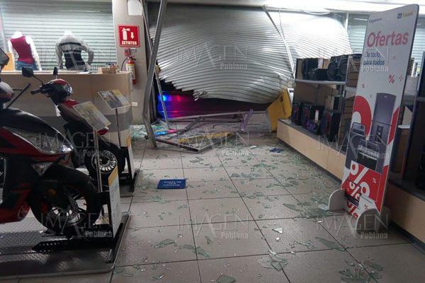 Cortinazo a Coppel: ladrones logran huir con cuantioso botín