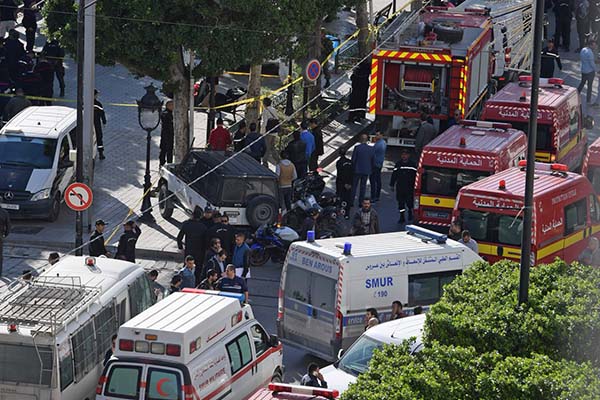 Atentado suicida en capital de Túnez deja a atacante muerta y a 9 heridos
