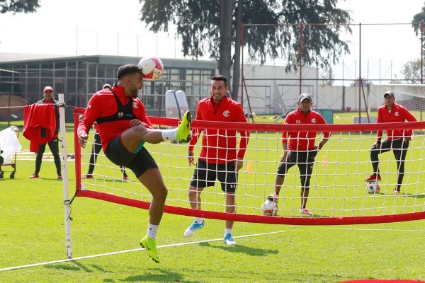 Toluca trabaja para vencer a América y quitarle liderato