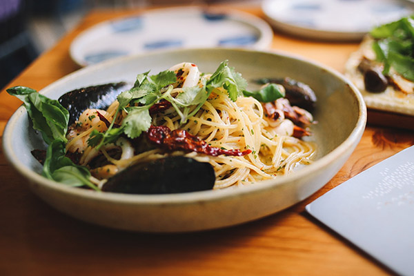 Restaurante vegetariano servía comida con carne… ¡humana!