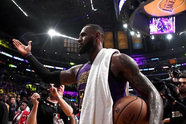 LeBron James es el quinto mejor anotador en la historia de la NBA