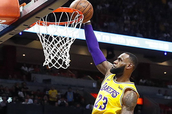 LeBron James sigue en la ruta de cifras espectaculares en la NBA