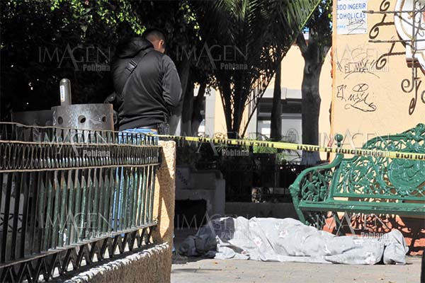 Fallece hombre en situación de calle en el zócalo de Caleras