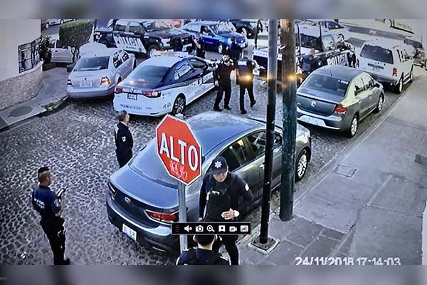 Asaltan oficinas del Consejo Taxista para llevarse celulares y dinero