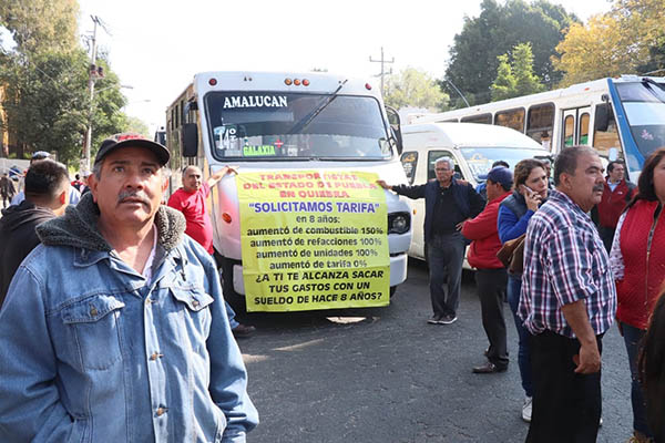 “Para exigir hay que dar”, dicen poblanos a transportistas