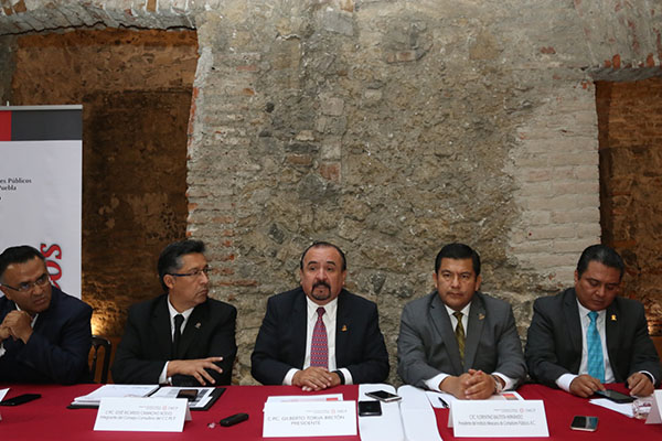 Exalta Colegio de Contadores convenios con universidades