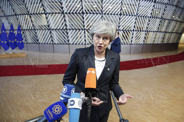 May anuncia que la votación sobre Brexit será en la segunda quincena de enero