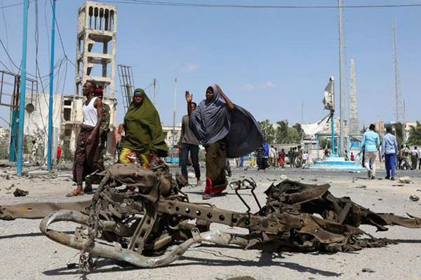 Aumenta a 25 el número de muertos por explosiones en Somalia