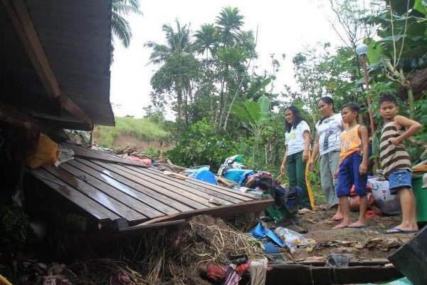 Asciende a 50 el número de fallecidos por tormenta en Filipinas