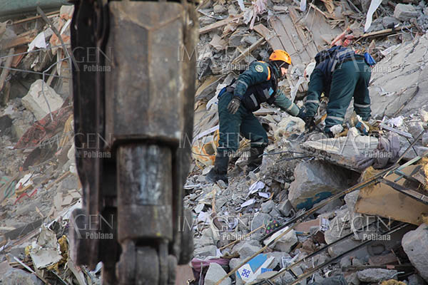 Se eleva a 38 el número de muertos por derrumbe de edificio en Rusia