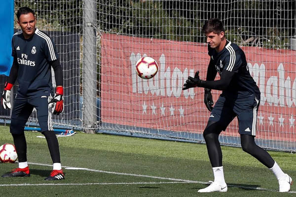 Courtois será baja por lesión; Navas listo para ocupar arco del Madrid
