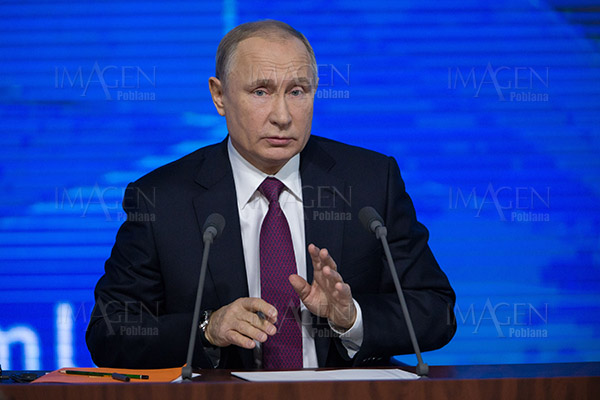 Portavoz de Putin explica por qué el mandatario no usa Twitter ni smartphone