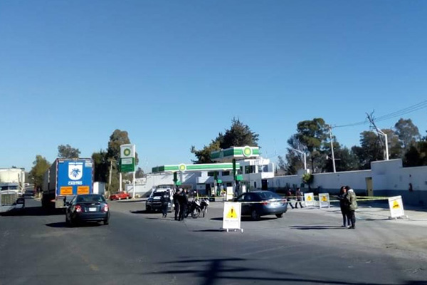 Balean a un abogado y su esposa en una gasolinera