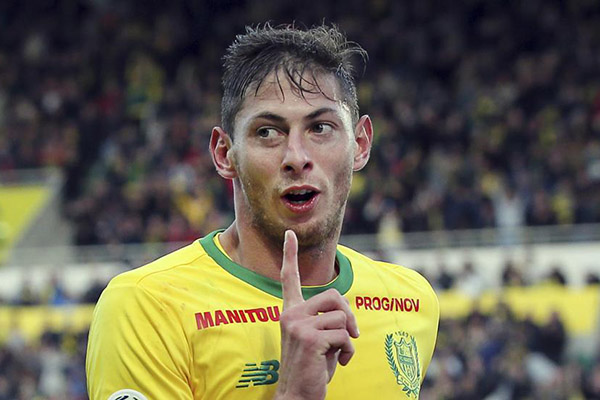 Desaparece avión en el que viajaba nuevo jugador del Cardiff City