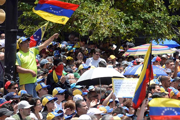 Se manifiestan venezolanos en Villahermosa a favor de Juan Guaidó