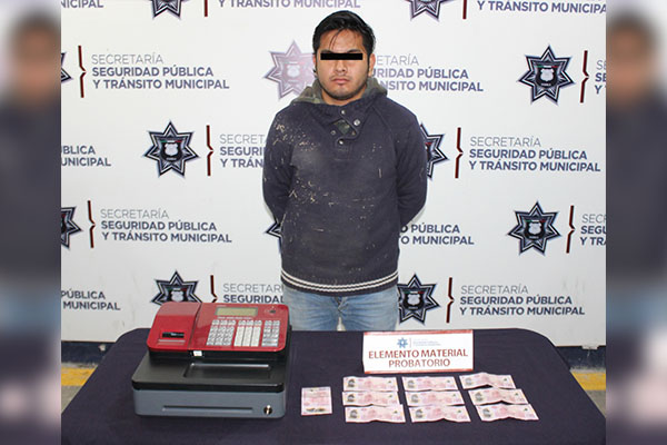 Tomó “prestada” la caja registradora de una taquería