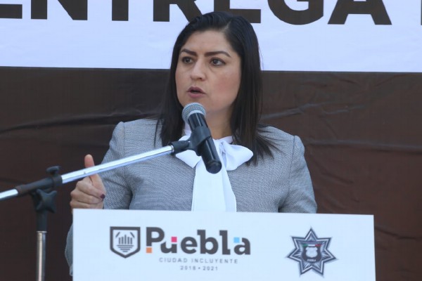 Destituidos dos policías por cohecho en violación de una mujer; agresor sigue prófugo: Claudia Rivera