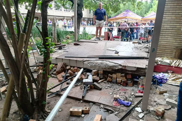 Mueren tres niños tras derrumbe en un colegio en Sudáfrica