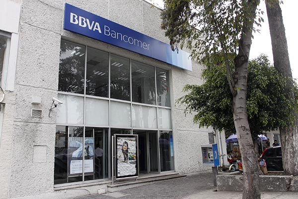 Bancos no abrirán sus puertas este lunes