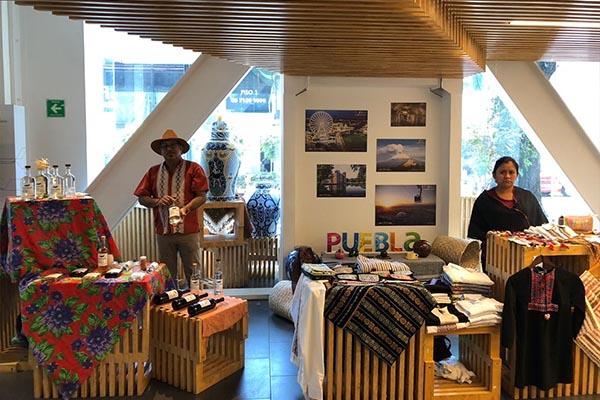 Participa Puebla en la “Exposición de Mezcales, Orgullosos de lo Nuestro”