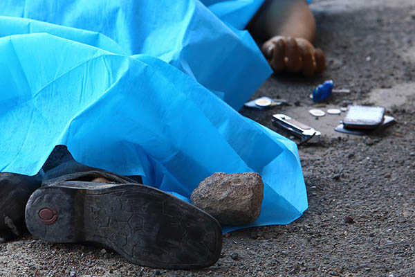 Olvidó poner el freno de mano y murió atropellado por su camioneta