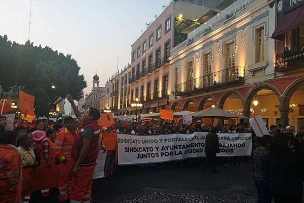 Trabajadores del Ayuntamiento respaldan al sindicato Benito Juárez y a Claudia Rivera