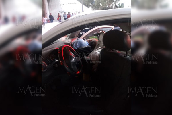 Muere prensado tras choque en la autopista México-Puebla