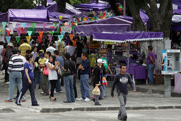 Analco, de mercado de artesanías a estacionamiento para turistas