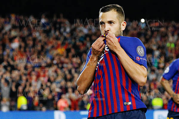 Jordi Alba renueva contrato con el Barcelona