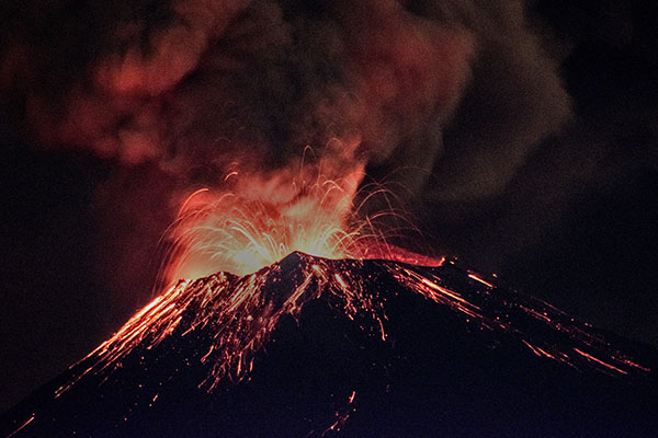 Ocurre explosión en el Popocatépetl; prevén caída de ceniza en Puebla