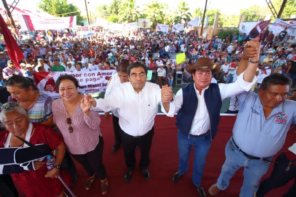 Experiencia y honradez, factores para ser un servidor público: Barbosa