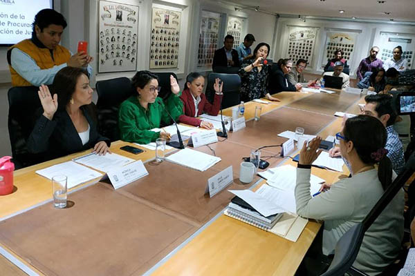 Congreso aprueba reformas para sancionar con tres años de cárcel a ciberacosadores