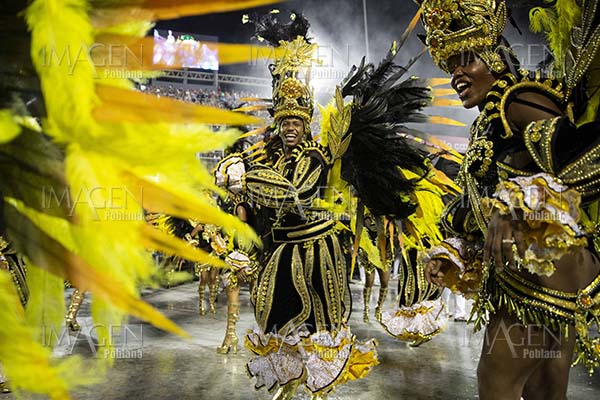Escuela de samba Mangueira gana el Carnaval de Río de Janeiro