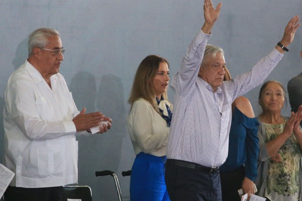 Elogia AMLO trabajo de Pacheco Pulido