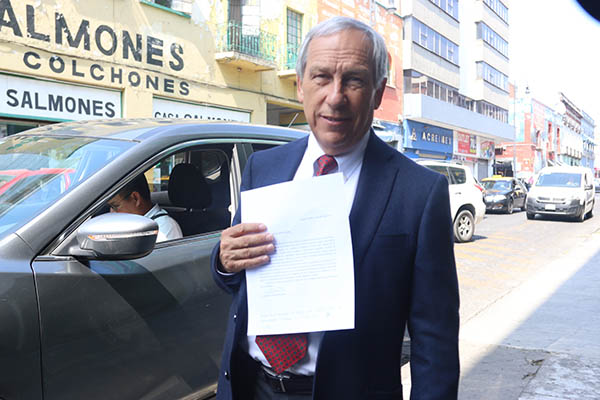 Cárdenas inicia proselitismo retando a Barbosa y Jiménez