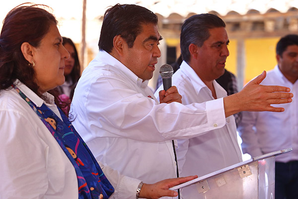 Rescatar la vida de los pueblos de la Sierra Norte, propone Barbosa